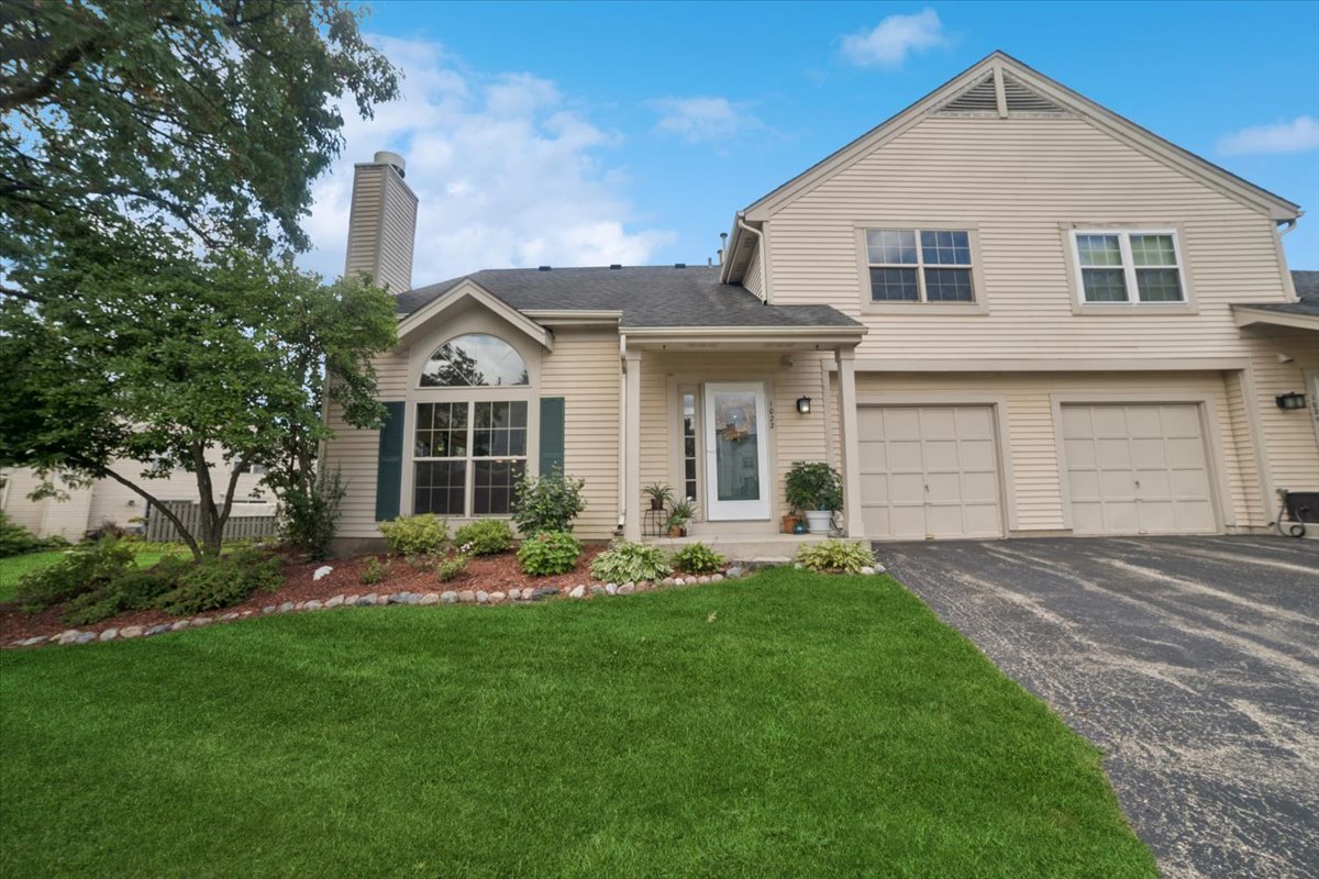 1022 N Knollwood Drive, Palatine, IL 60067