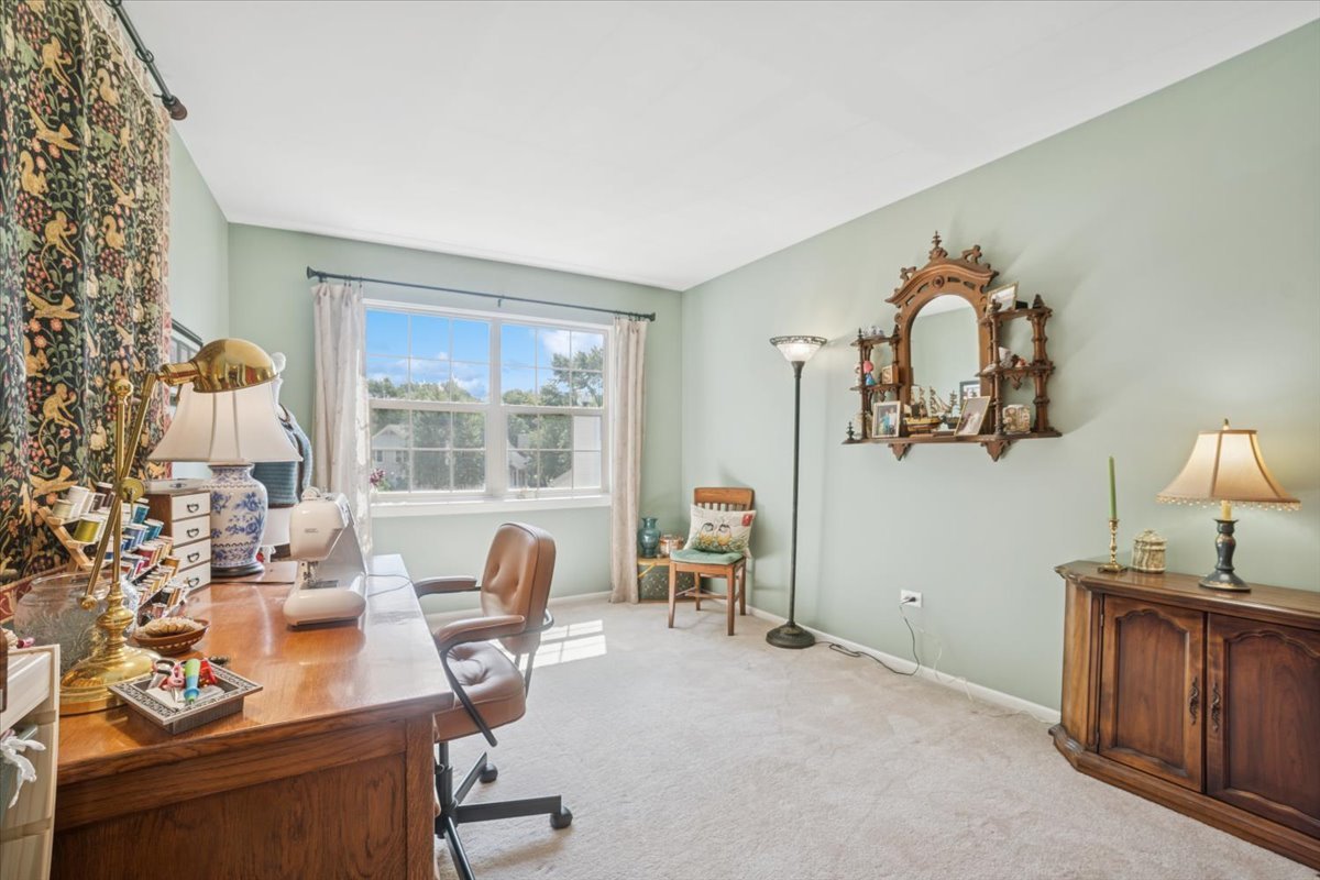 1022 N Knollwood Drive, Palatine, IL 60067