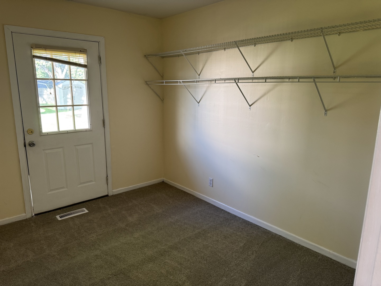 3 McCabe Drive, Streamwood, IL 60107