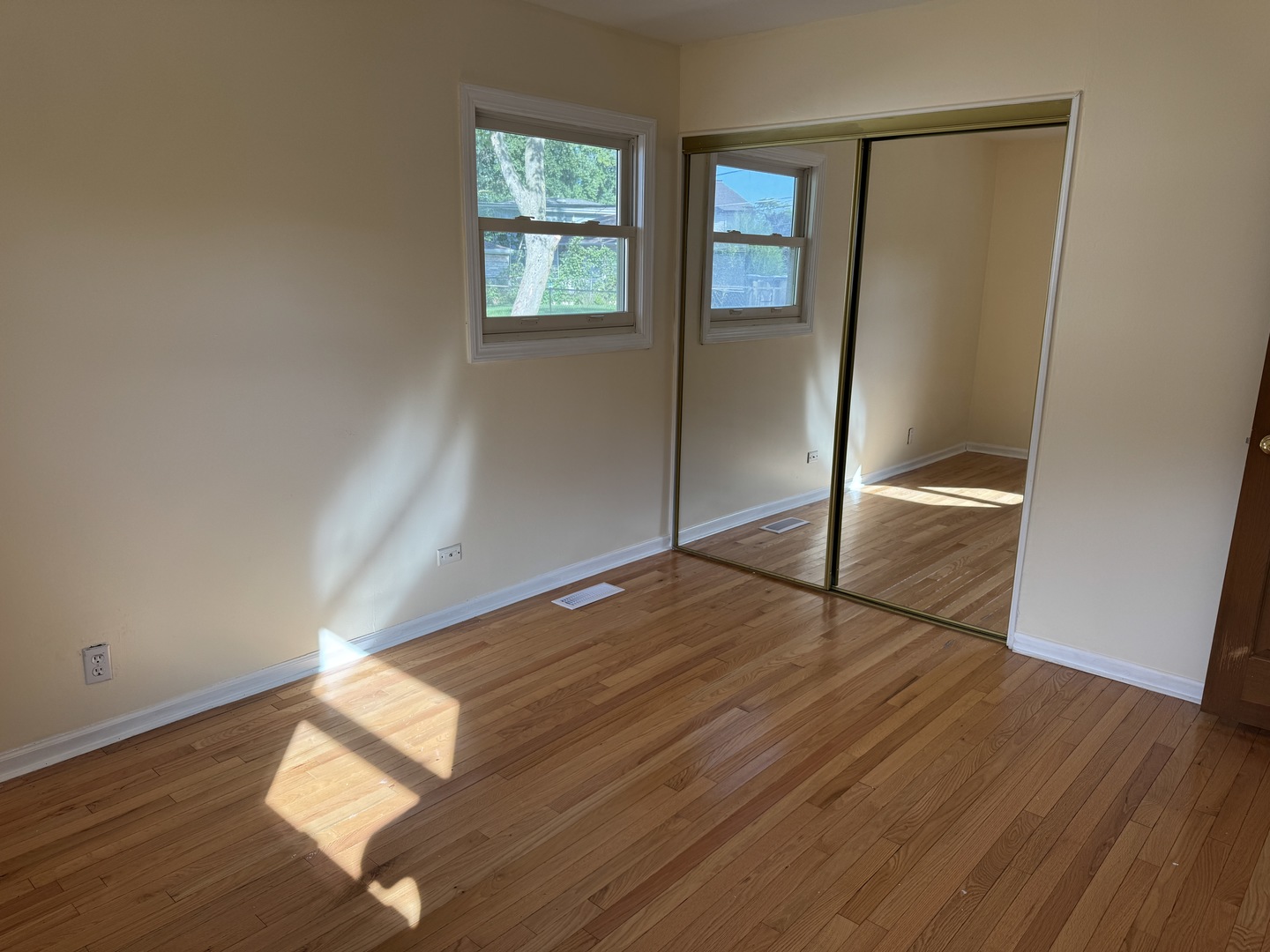 3 McCabe Drive, Streamwood, IL 60107