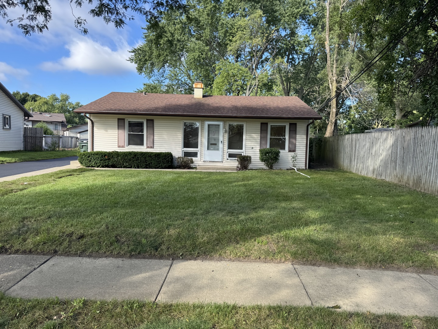 3 McCabe Drive, Streamwood, IL 60107