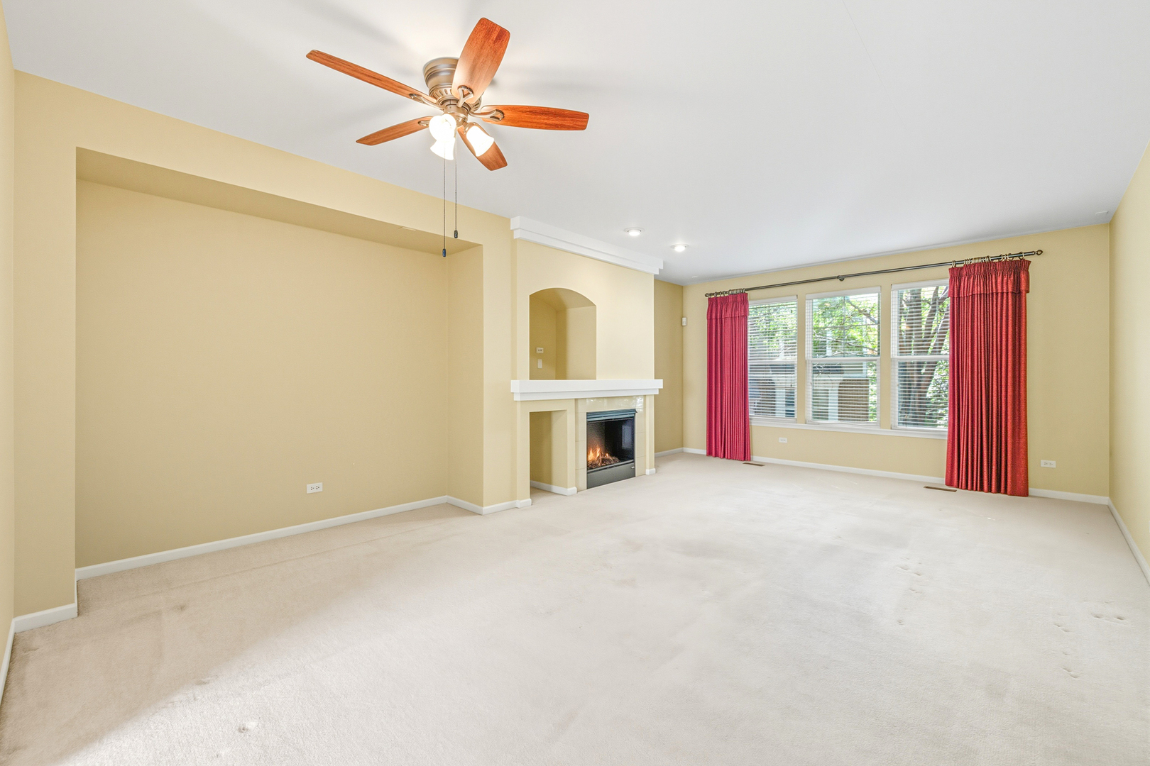 5662 Cambridge Way, Hanover Park, IL 60133