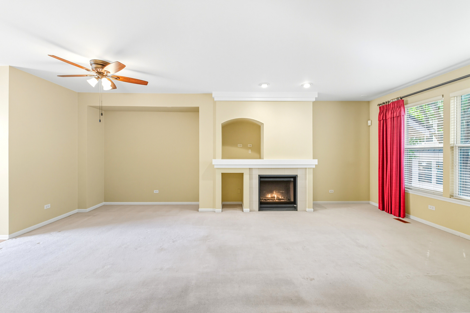 5662 Cambridge Way, Hanover Park, IL 60133