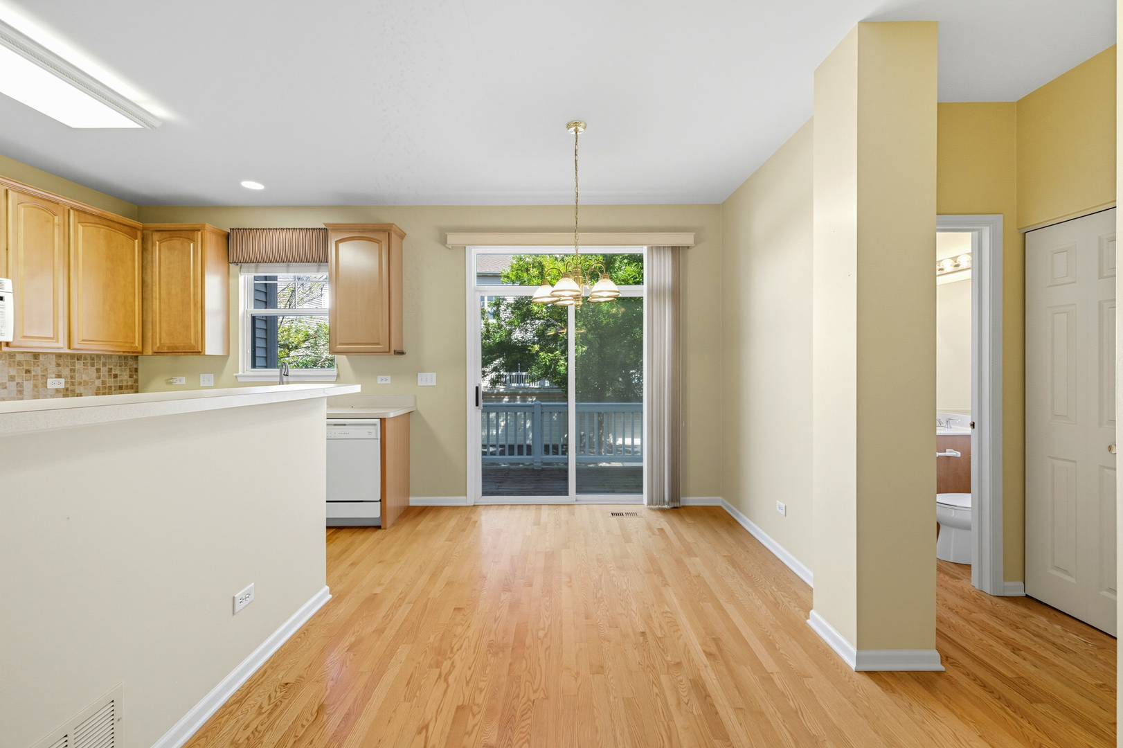 5662 Cambridge Way, Hanover Park, IL 60133