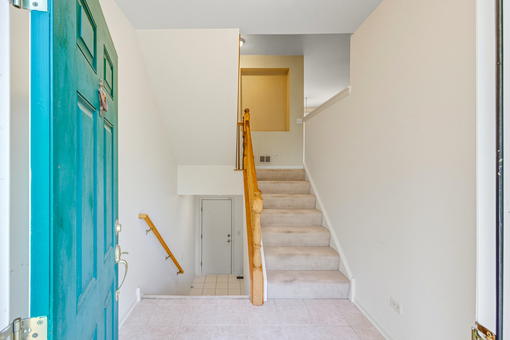 5662 Cambridge Way, Hanover Park, IL 60133