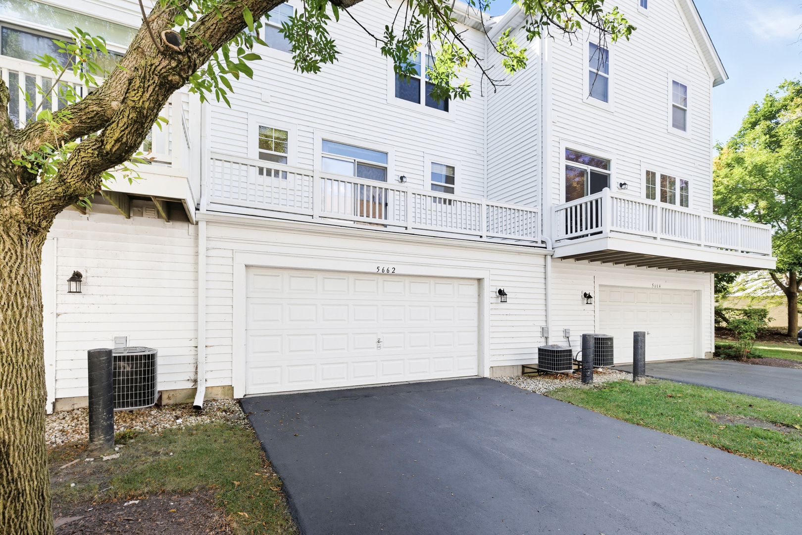 5662 Cambridge Way, Hanover Park, IL 60133