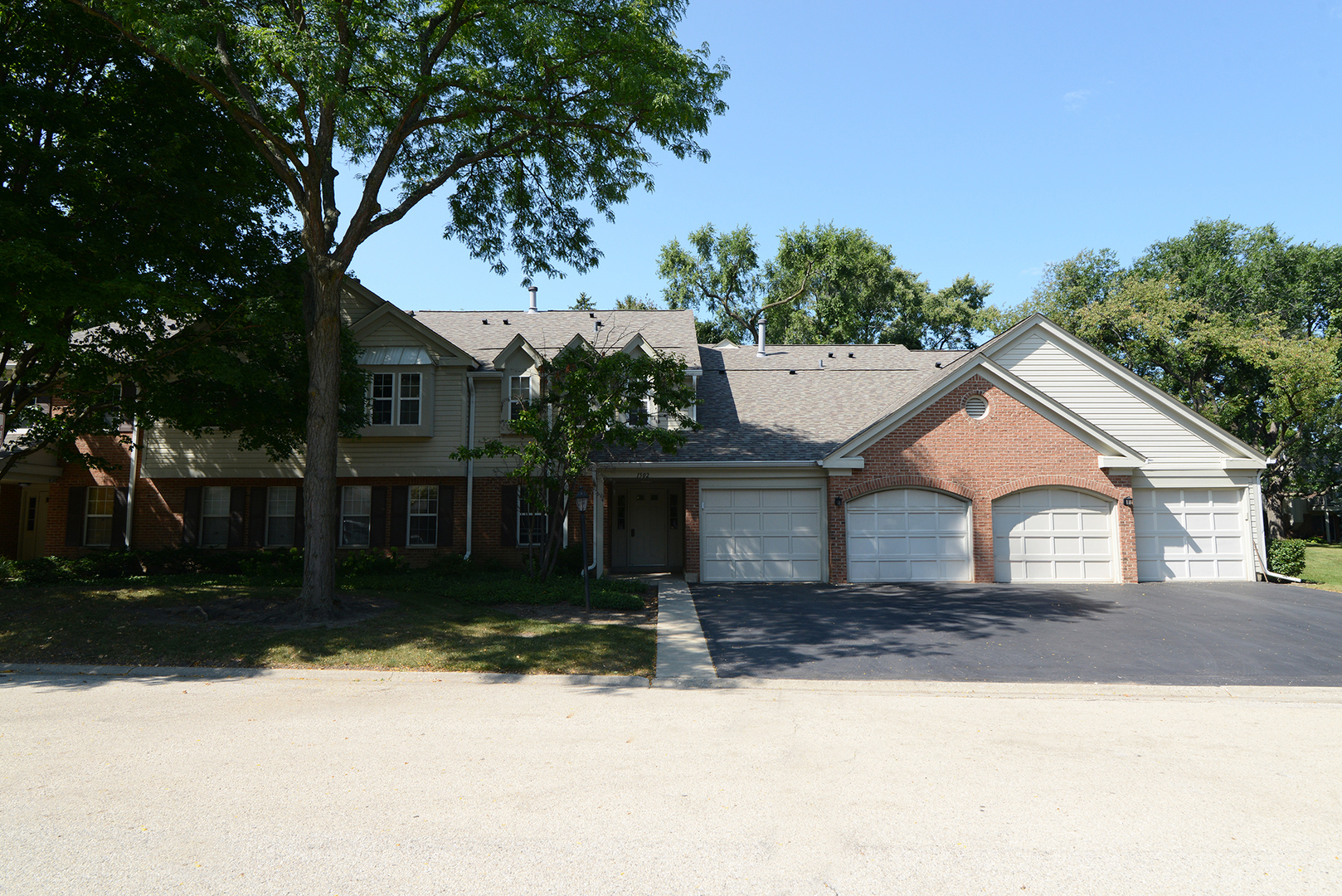 1502 Canbury Court #D1, Wheeling, IL 60090