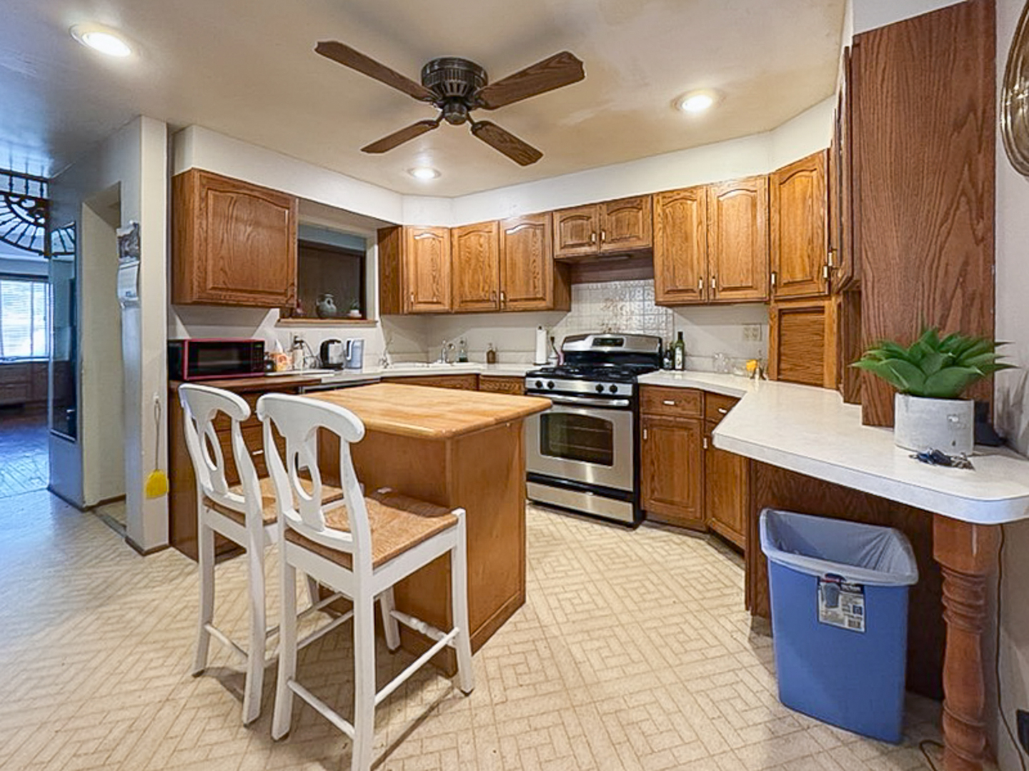 206 S Adams Street, Westmont, IL 60559