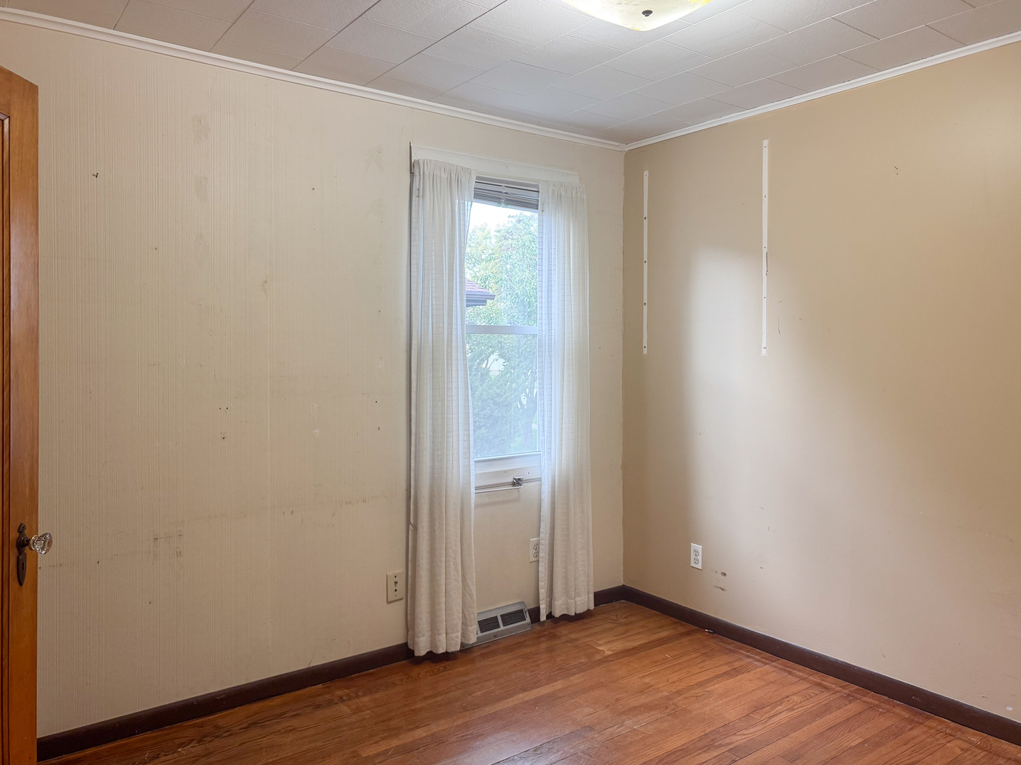 206 S Adams Street, Westmont, IL 60559
