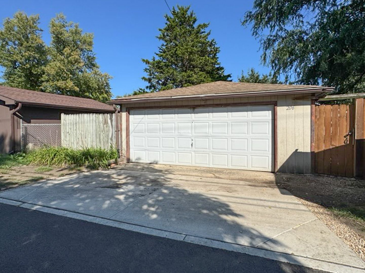 206 S Adams Street, Westmont, IL 60559