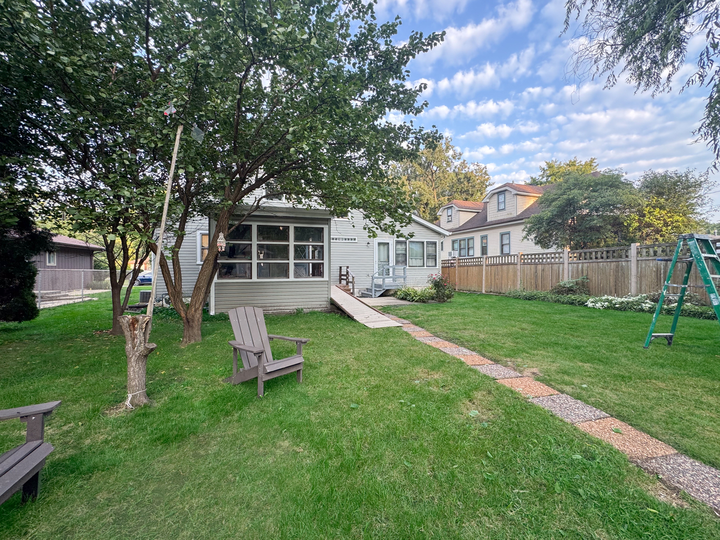 206 S Adams Street, Westmont, IL 60559