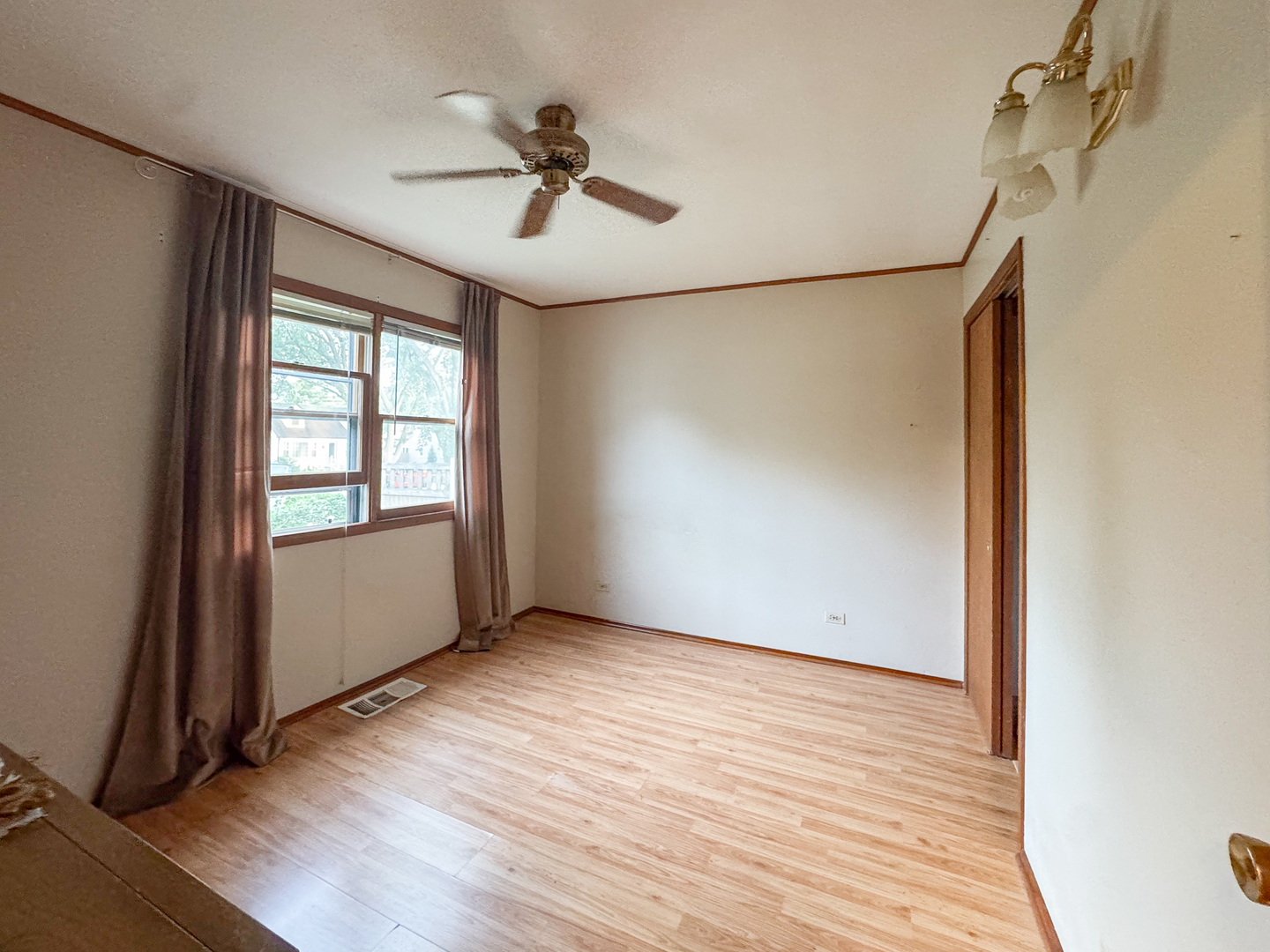 206 S Adams Street, Westmont, IL 60559