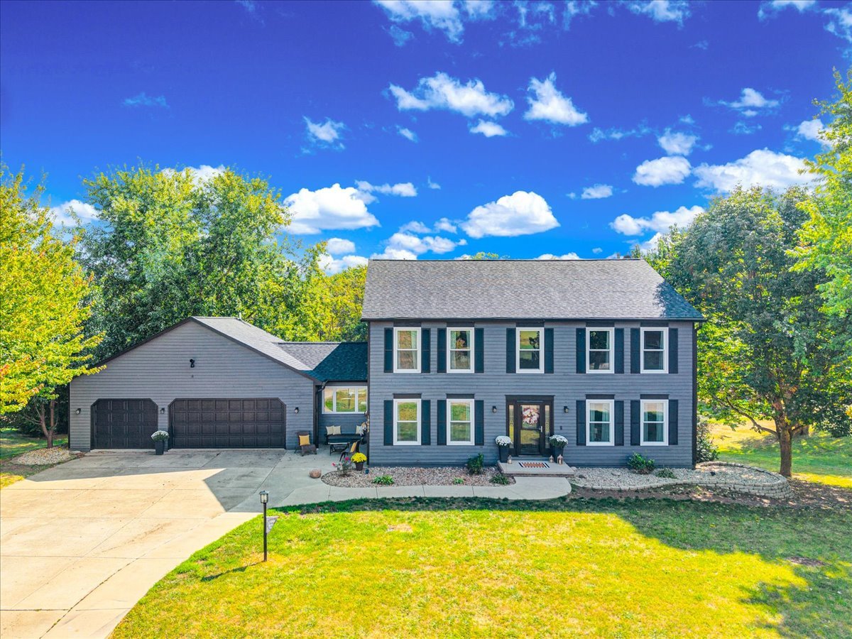 19683 Chelsea Way, Bloomington, IL 61705