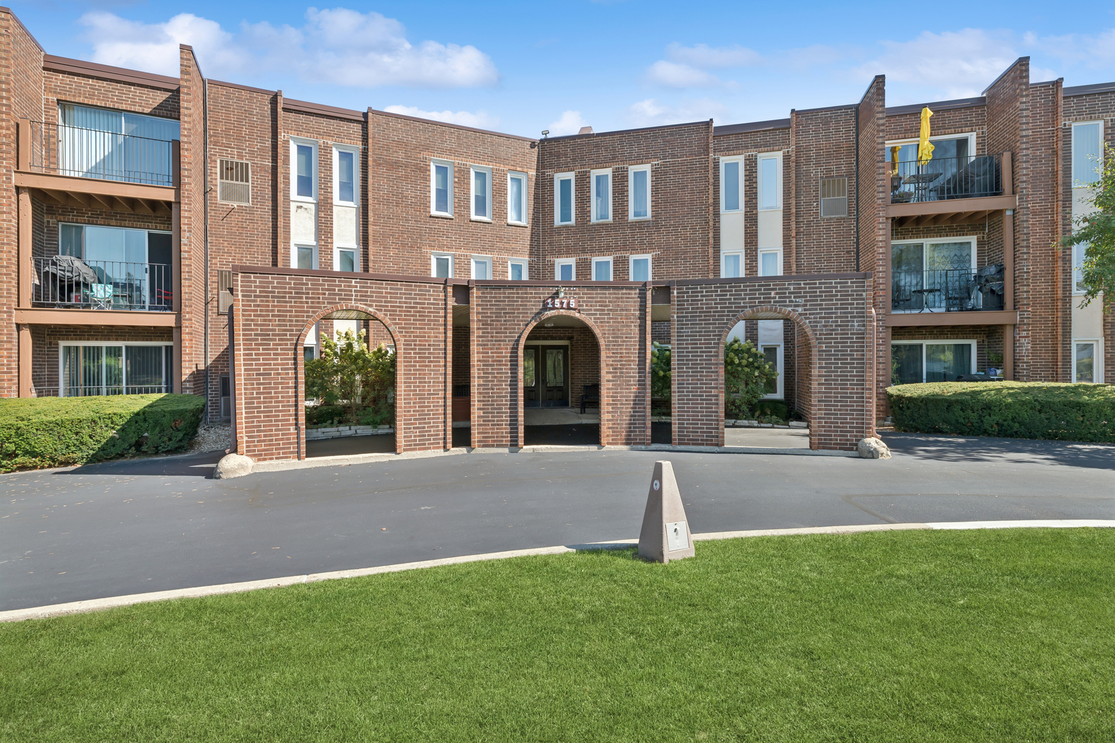 1575 Sandpebble Drive #226, Wheeling, IL 60090