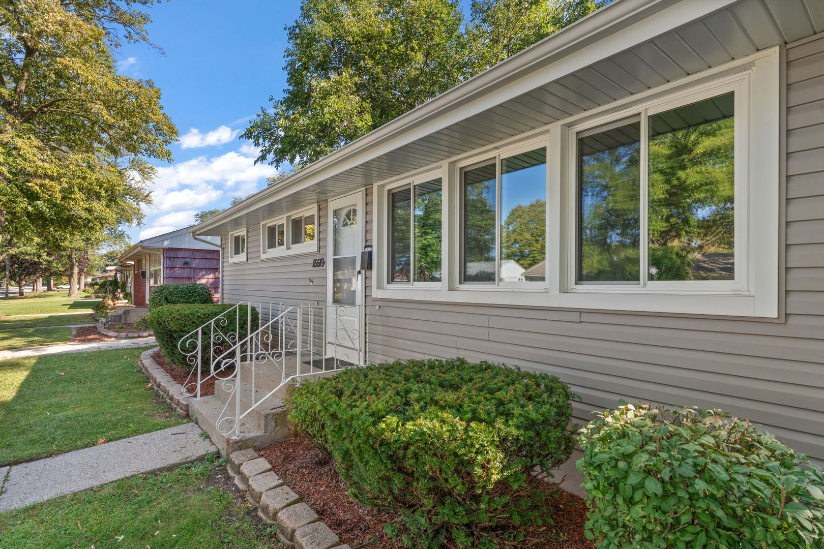 15519 Elm Street, South Holland, IL 60473