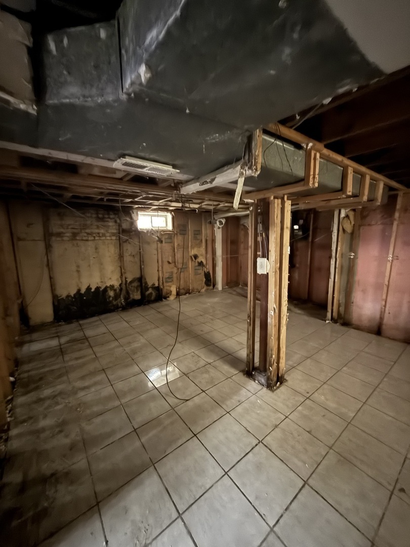 9761 S Ingleside Avenue, Chicago, IL 60628