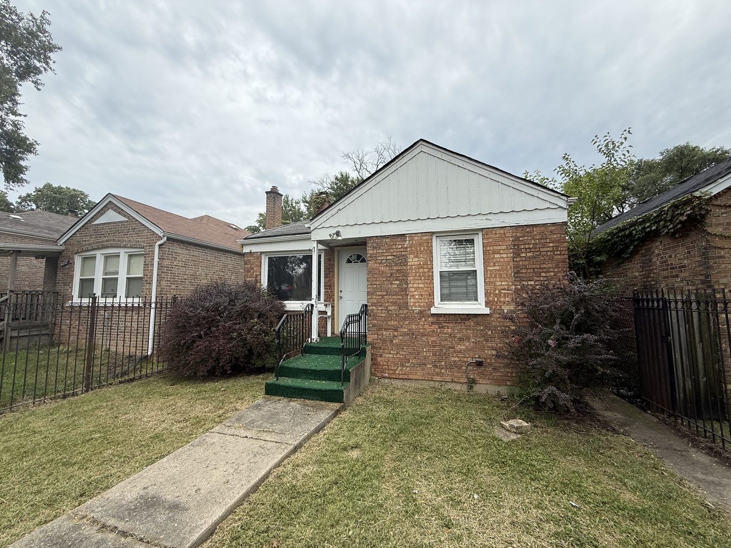 9761 S Ingleside Avenue, Chicago, IL 60628