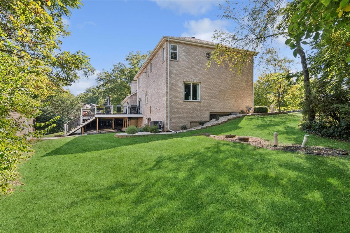 7 Iroquois Court, Oswego, IL 60543