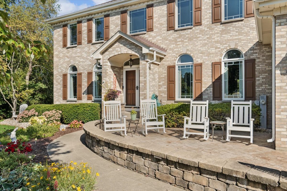 7 Iroquois Court, Oswego, IL 60543