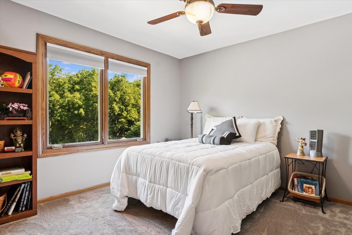 7 Iroquois Court, Oswego, IL 60543