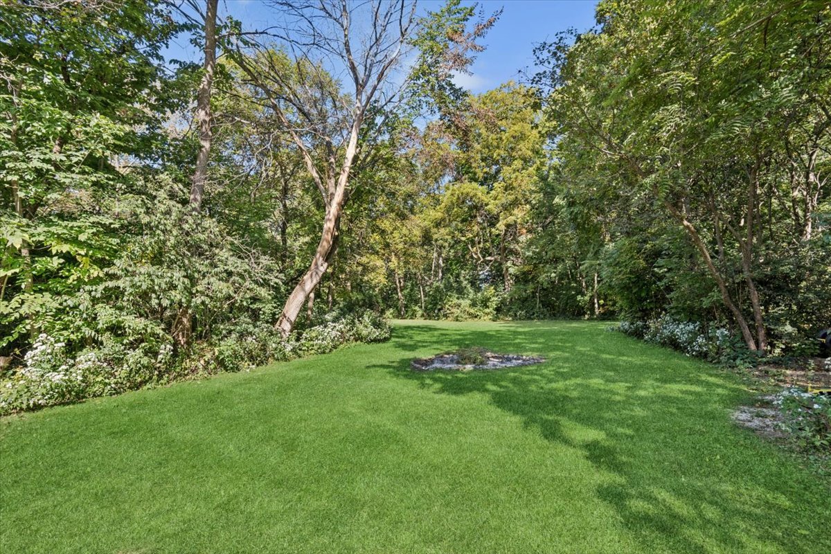 7 Iroquois Court, Oswego, IL 60543