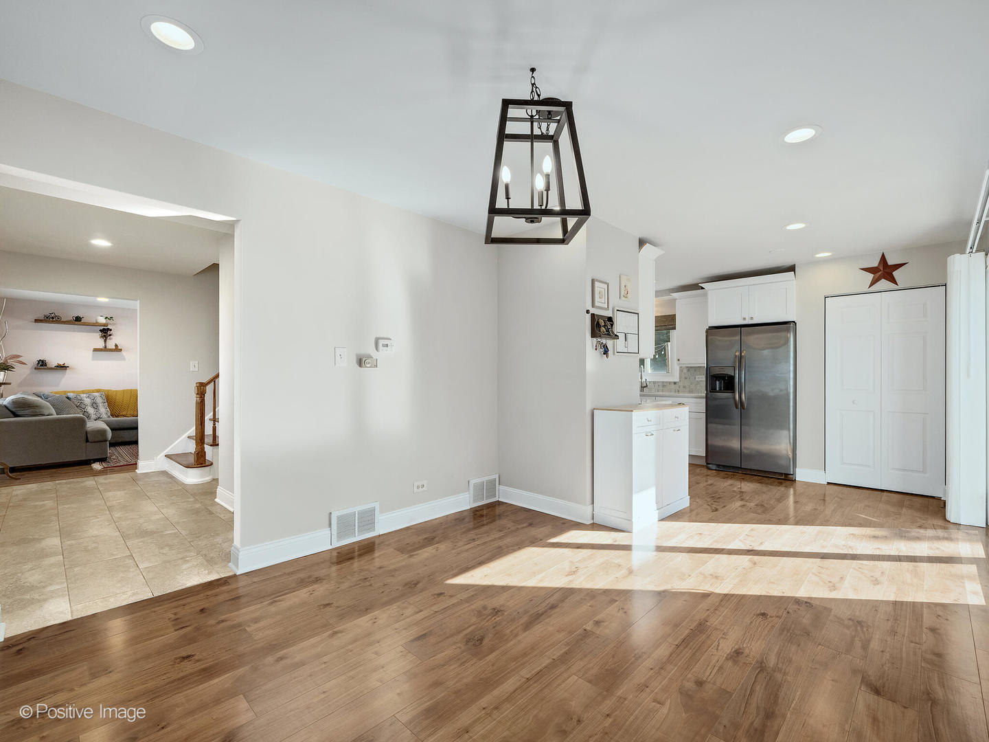 2011 Lancaster Lane, Wheaton, IL 60189