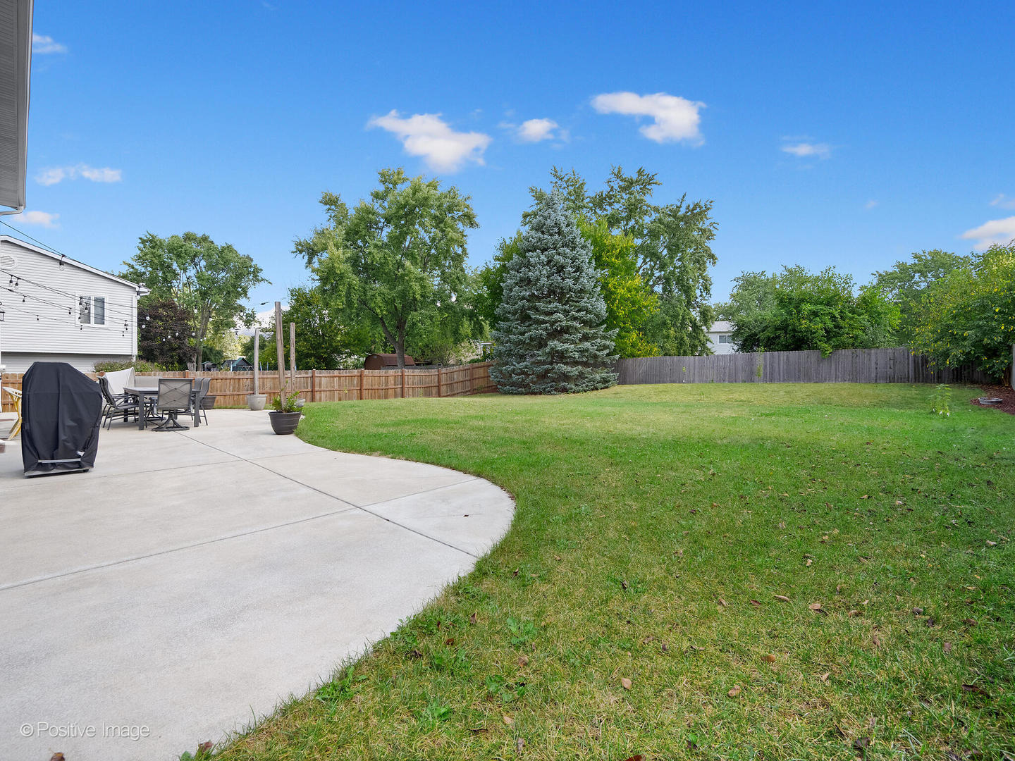 2011 Lancaster Lane, Wheaton, IL 60189
