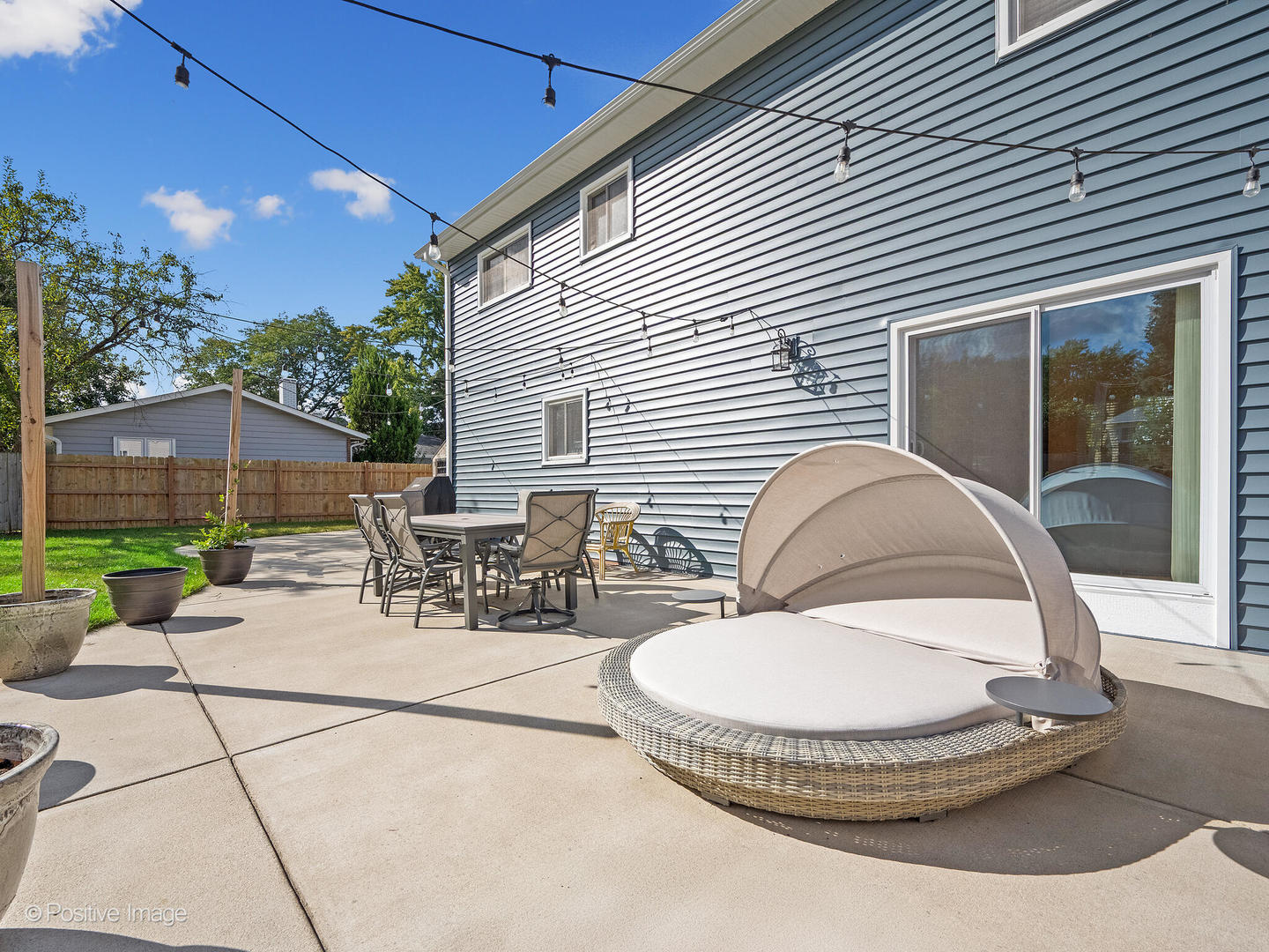 2011 Lancaster Lane, Wheaton, IL 60189