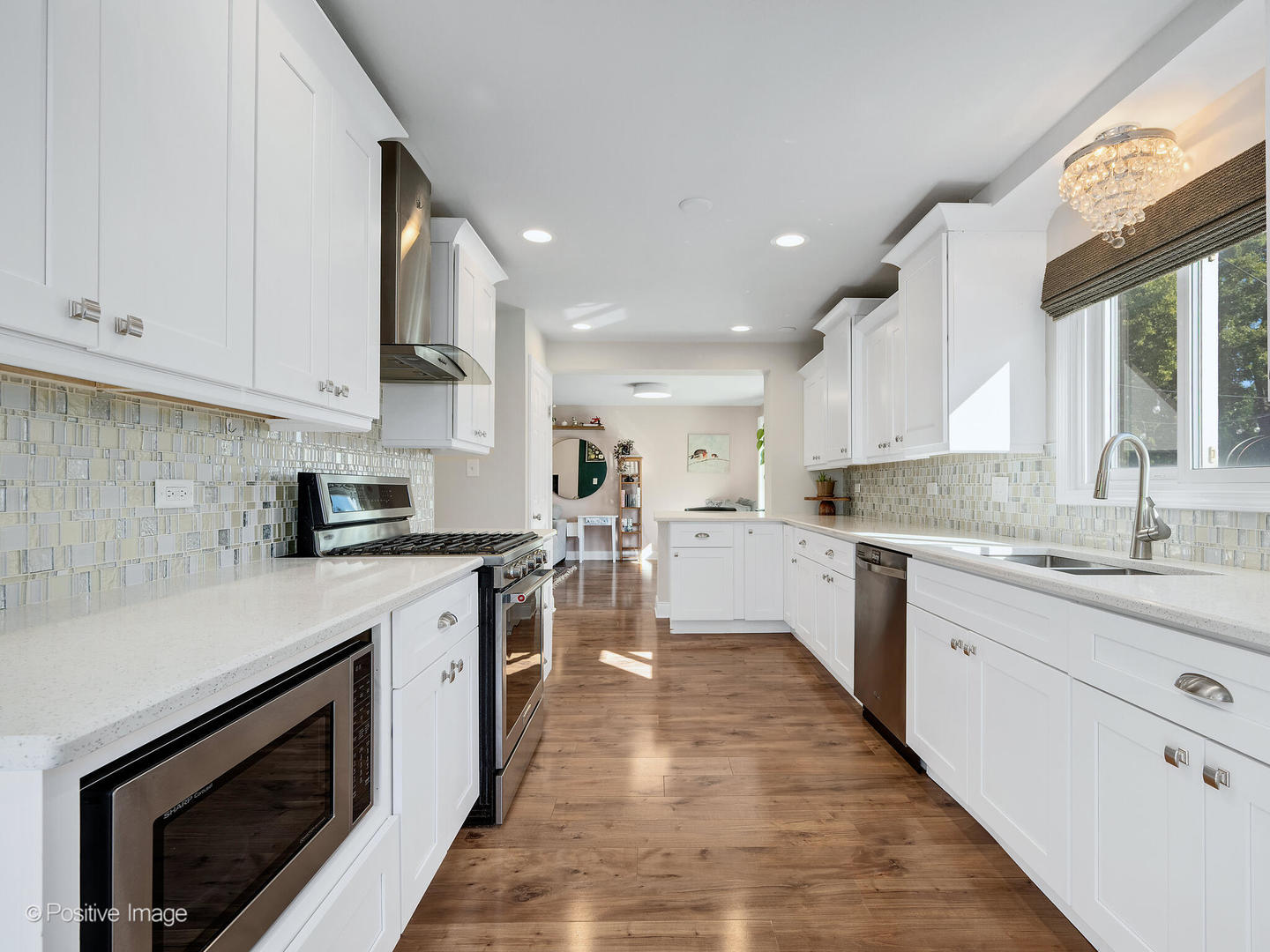 2011 Lancaster Lane, Wheaton, IL 60189