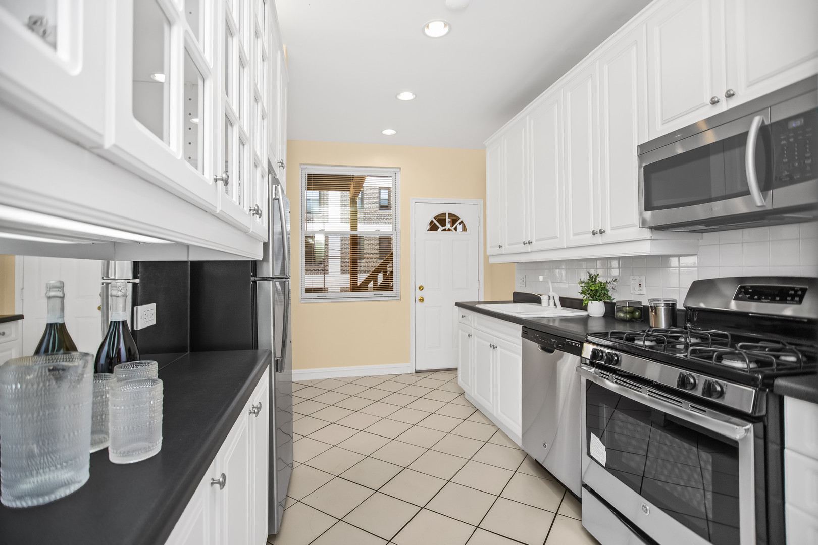 6809 N LAKEWOOD Avenue #2N, Chicago, IL 60626