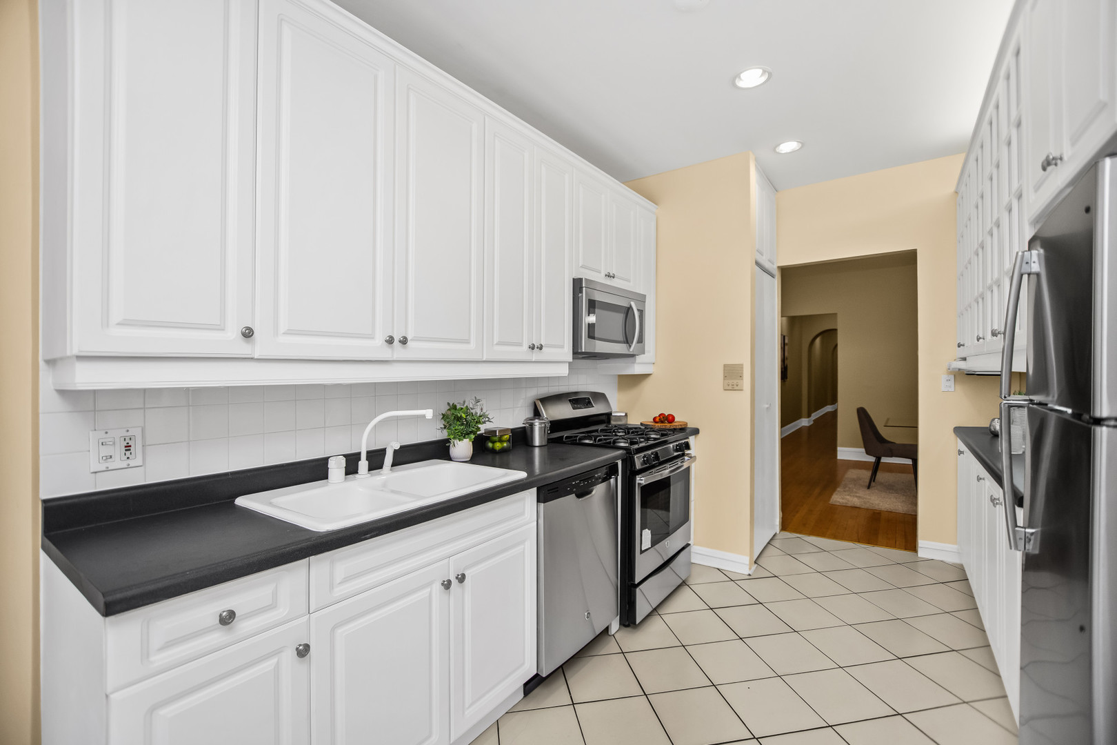 6809 N LAKEWOOD Avenue #2N, Chicago, IL 60626