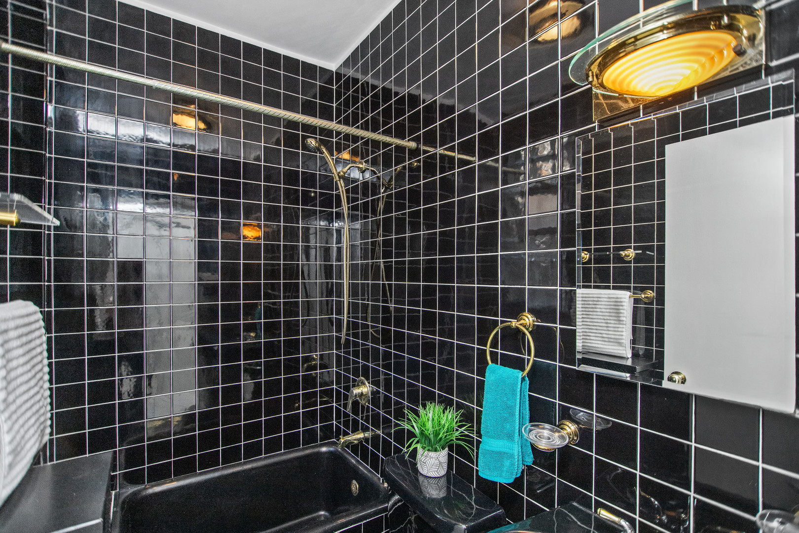 6809 N LAKEWOOD Avenue #2N, Chicago, IL 60626