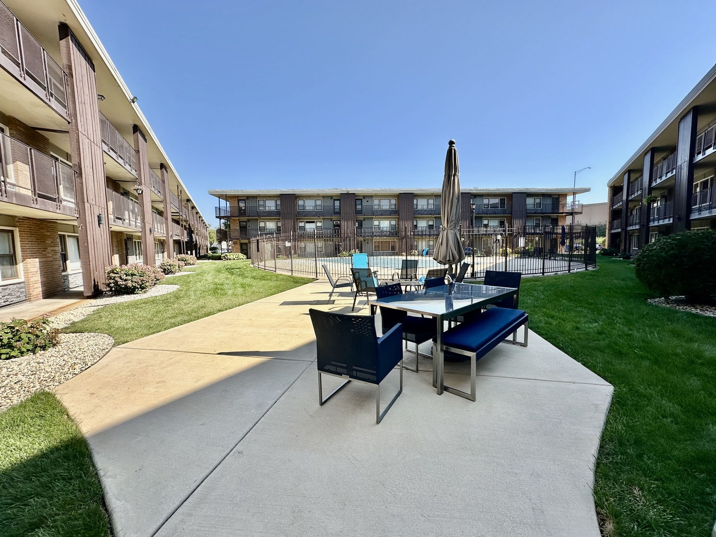 9630 W Higgins Road #3A, Rosemont, IL 60018