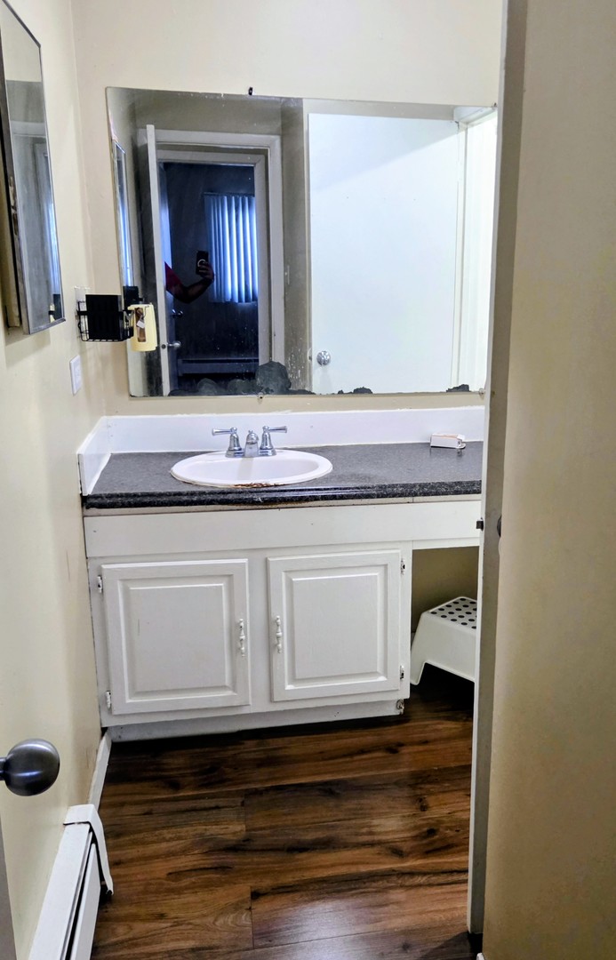 109 W Elk Trail #208, Carol Stream, IL 60188