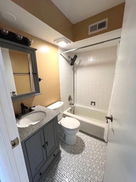 1029 Buccaneer Drive #6, Schaumburg, IL 60173