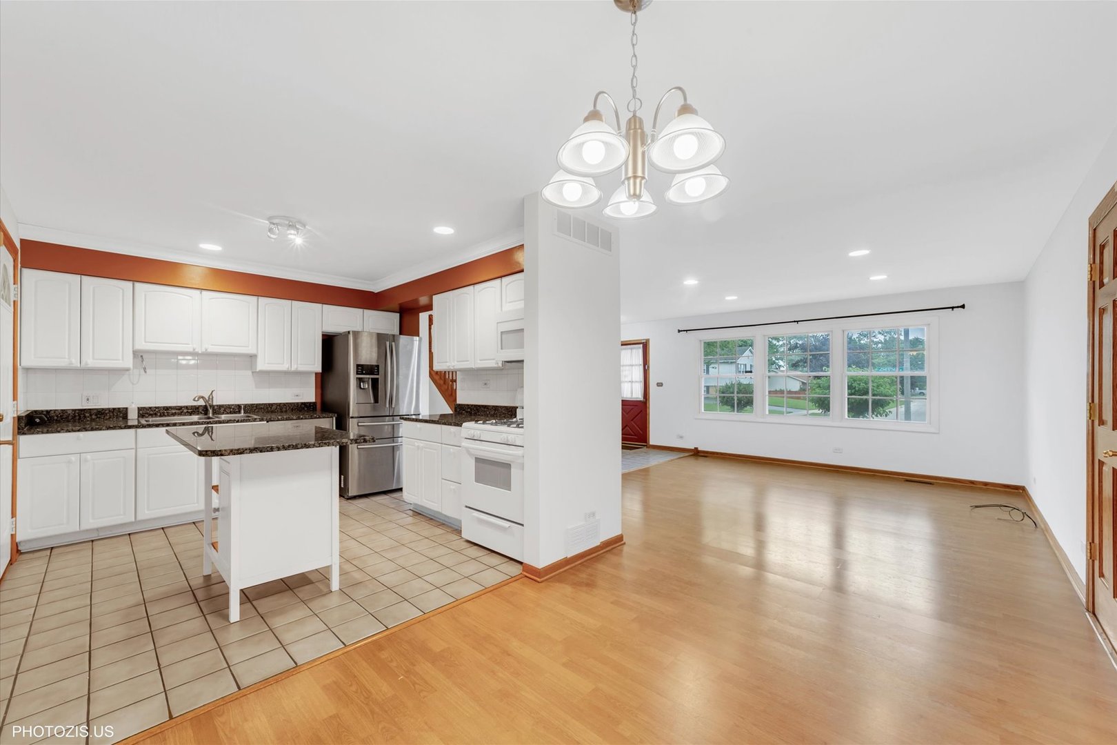 2522 N Chestnut Avenue, Arlington Heights, IL 60004