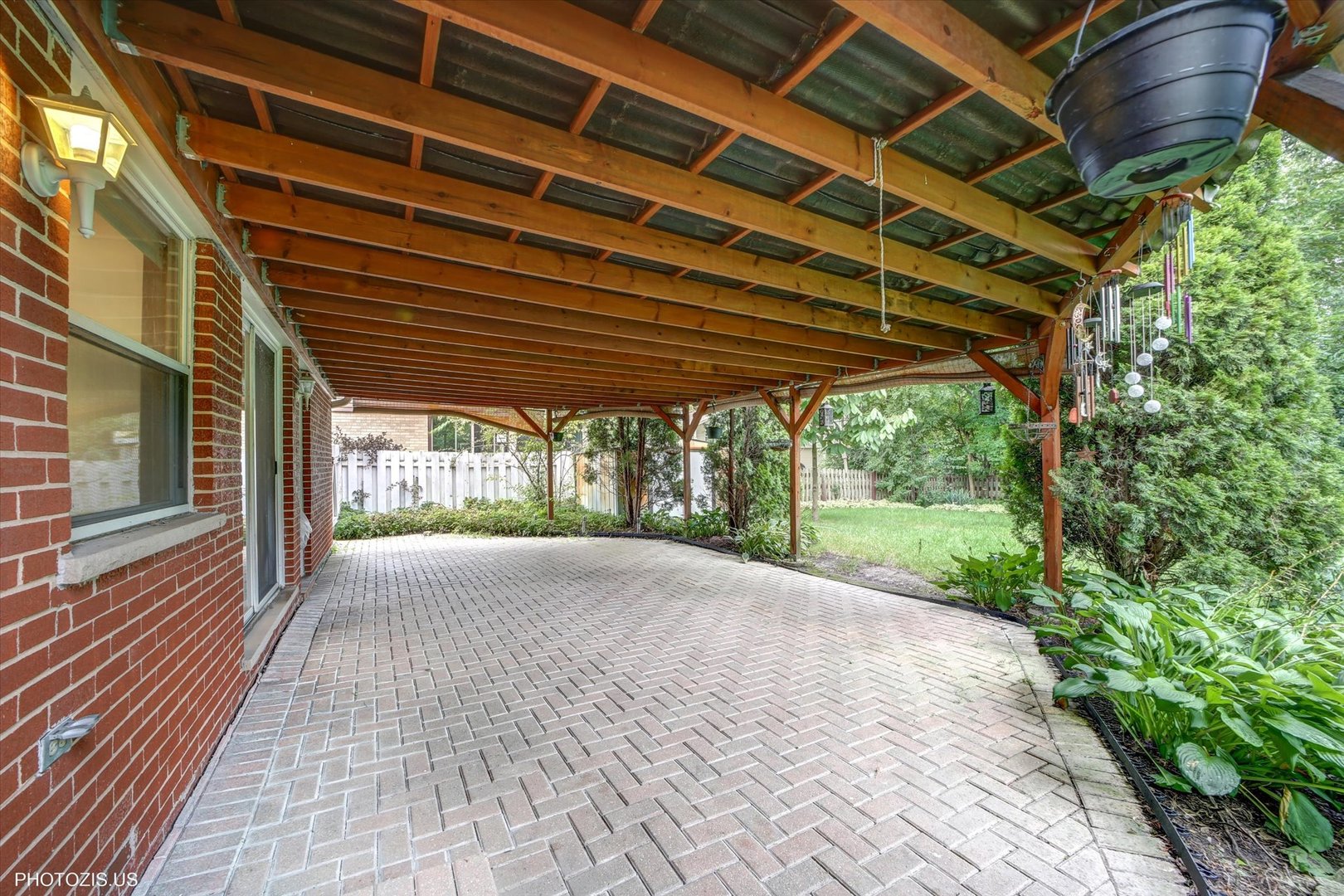 2522 N Chestnut Avenue, Arlington Heights, IL 60004