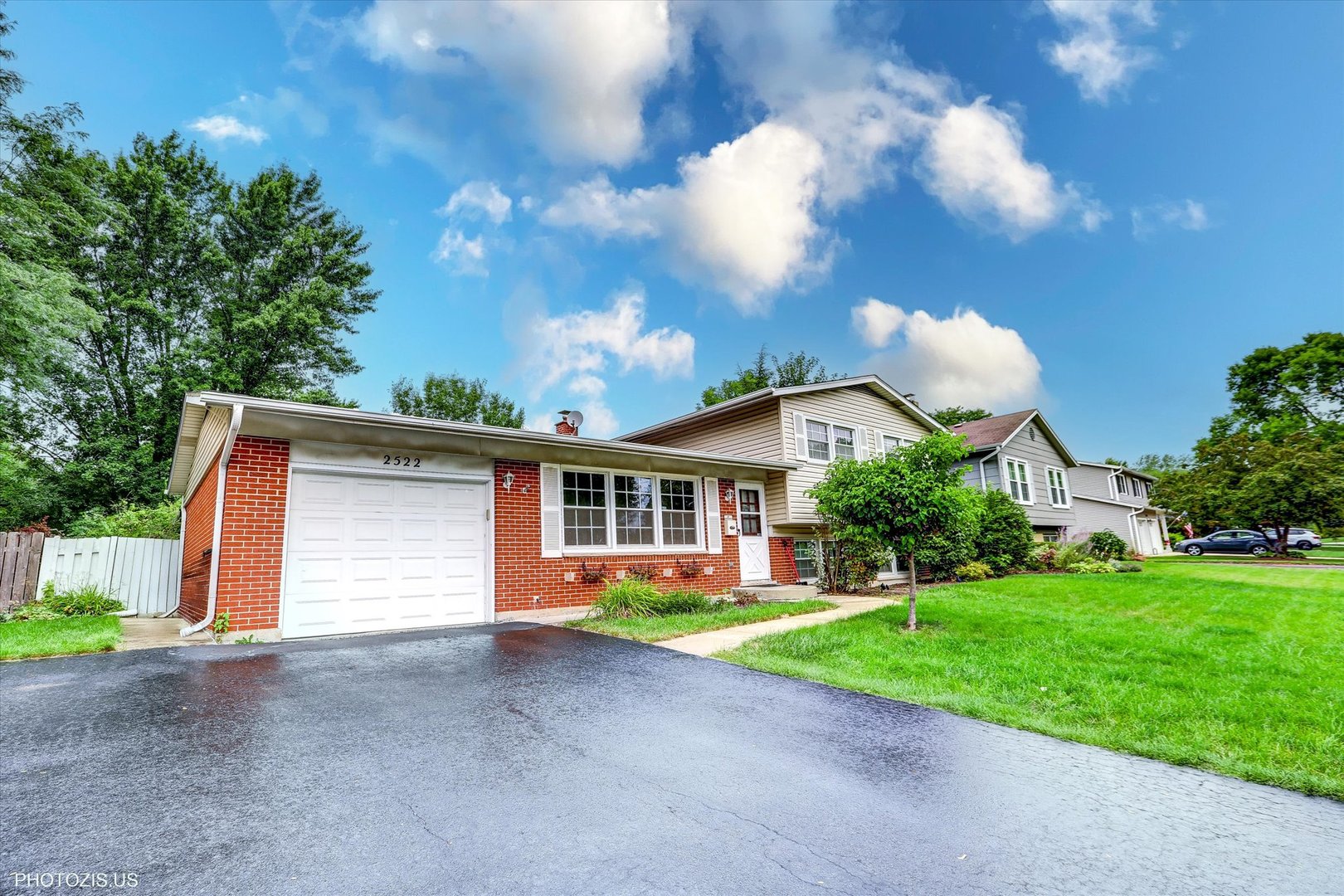 2522 N Chestnut Avenue, Arlington Heights, IL 60004