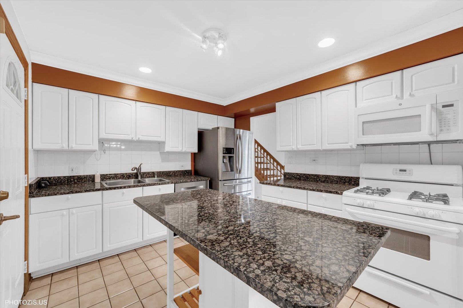 2522 N Chestnut Avenue, Arlington Heights, IL 60004