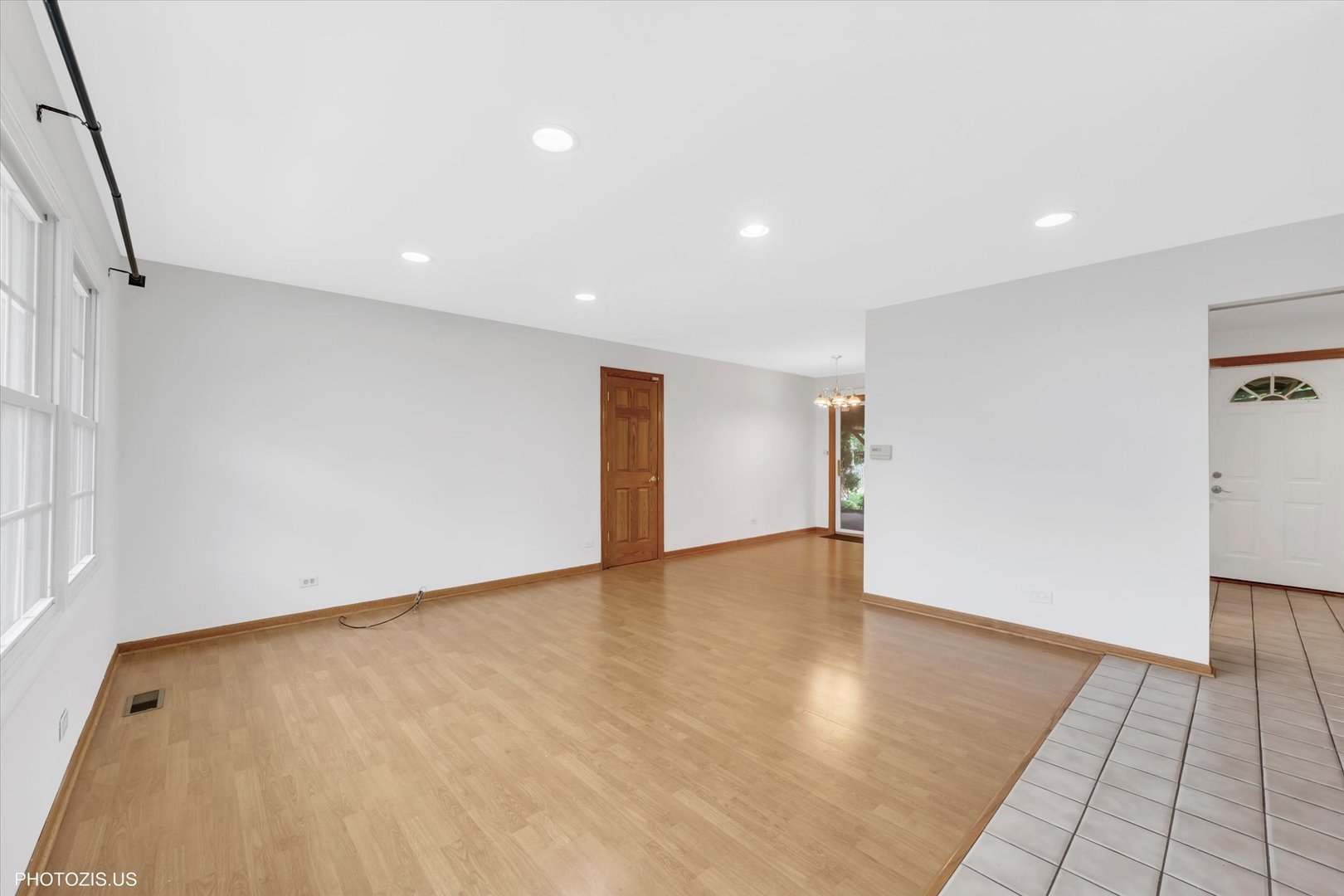 2522 N Chestnut Avenue, Arlington Heights, IL 60004