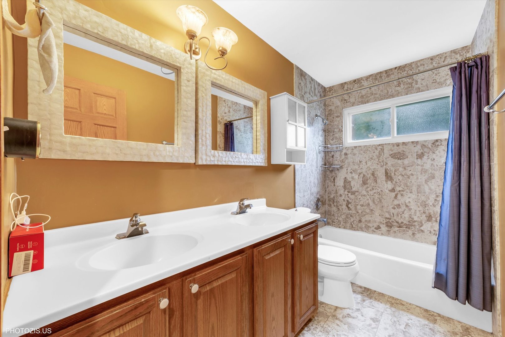 2522 N Chestnut Avenue, Arlington Heights, IL 60004