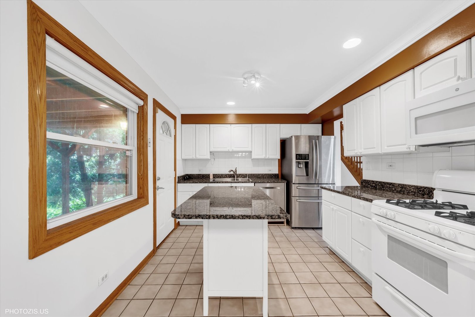 2522 N Chestnut Avenue, Arlington Heights, IL 60004