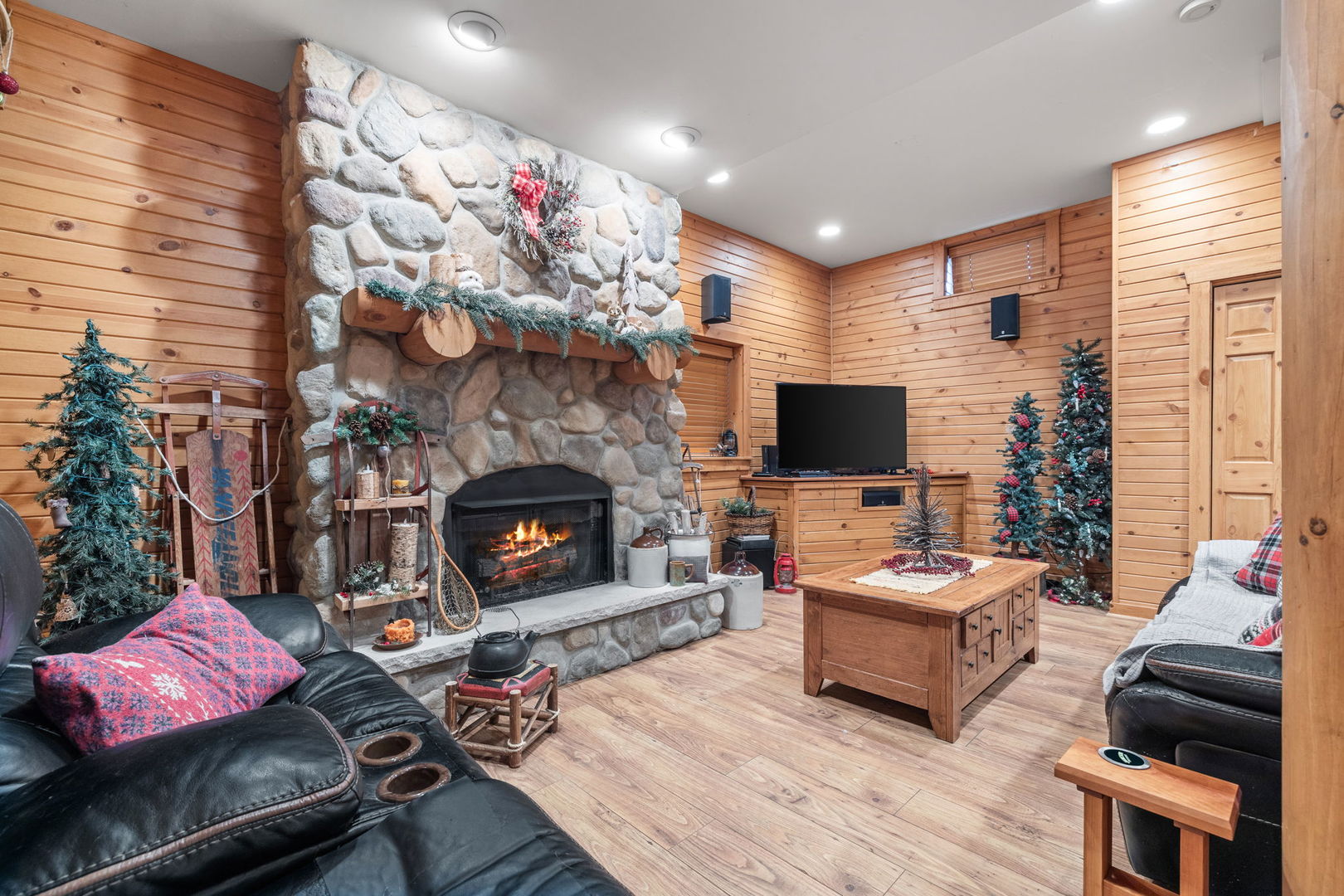 8500 Brookside Glen Drive, Tinley Park, IL 60487