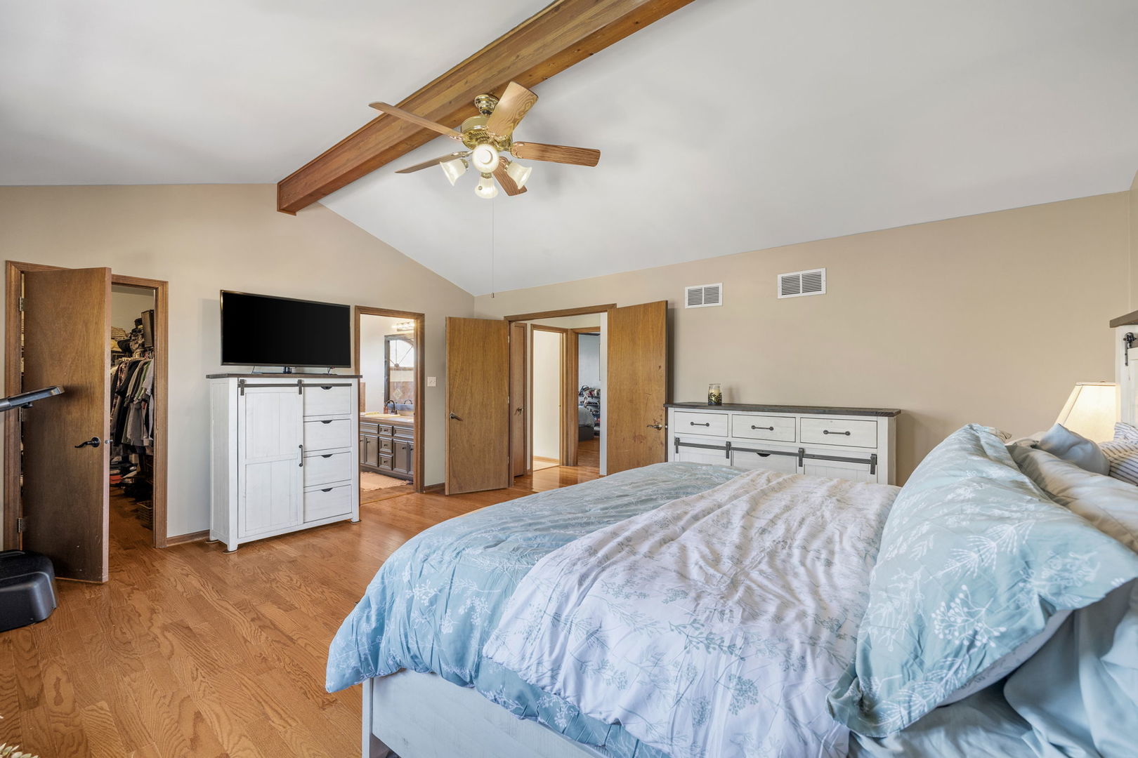 8500 Brookside Glen Drive, Tinley Park, IL 60487