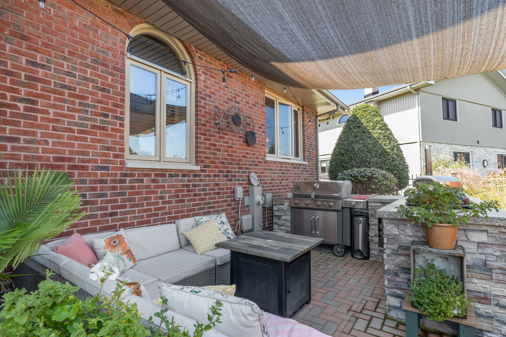 8500 Brookside Glen Drive, Tinley Park, IL 60487
