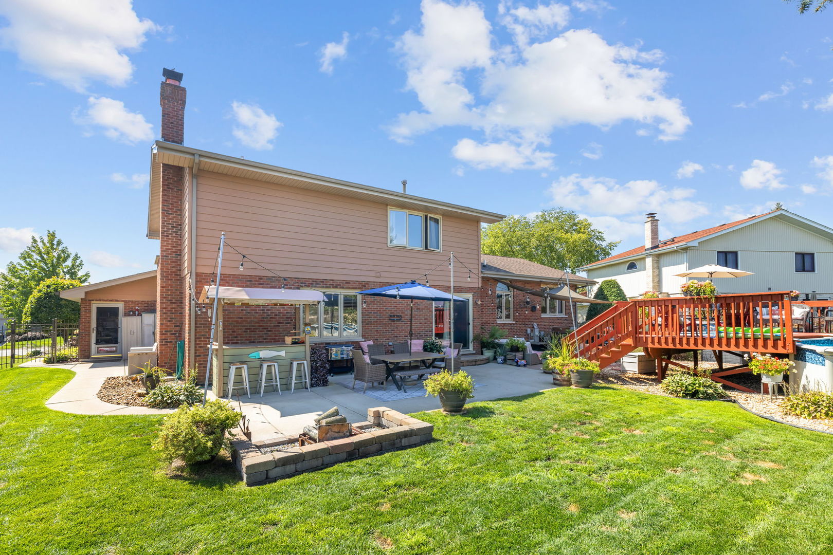 8500 Brookside Glen Drive, Tinley Park, IL 60487