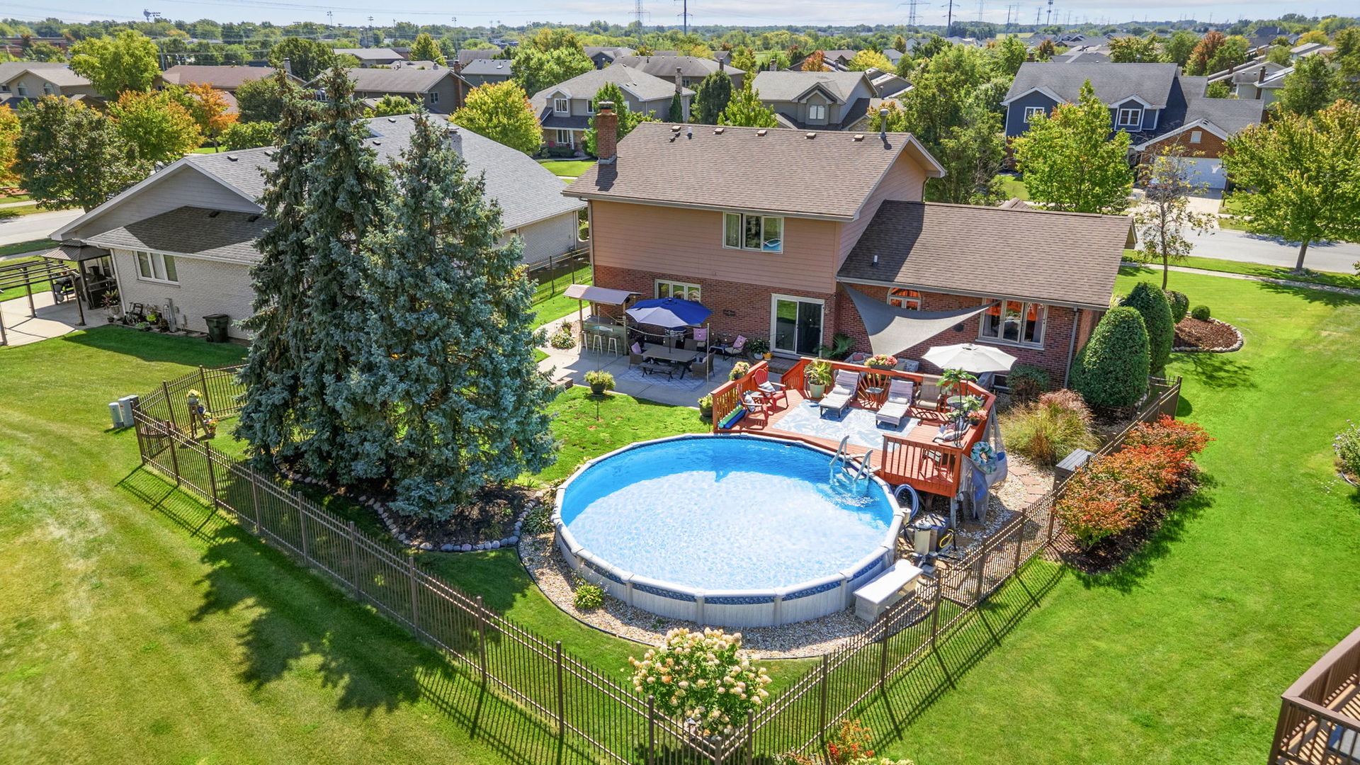 8500 Brookside Glen Drive, Tinley Park, IL 60487