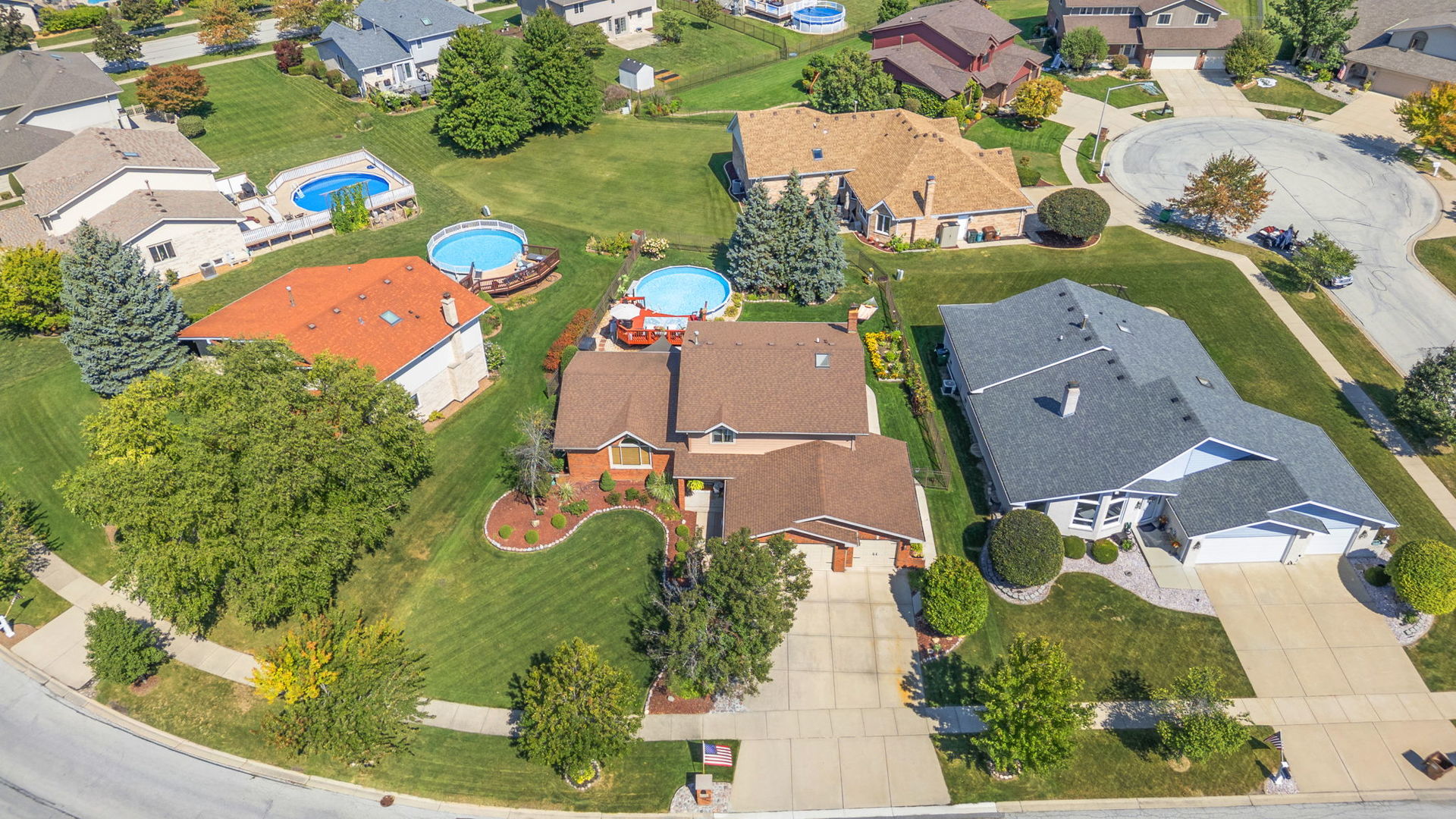 8500 Brookside Glen Drive, Tinley Park, IL 60487