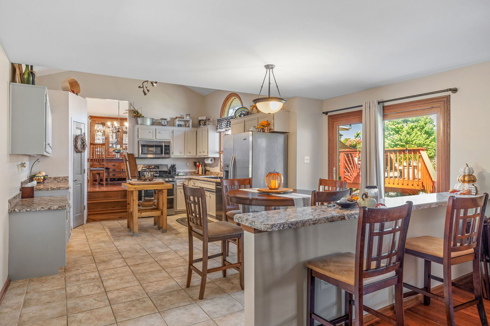 8500 Brookside Glen Drive, Tinley Park, IL 60487