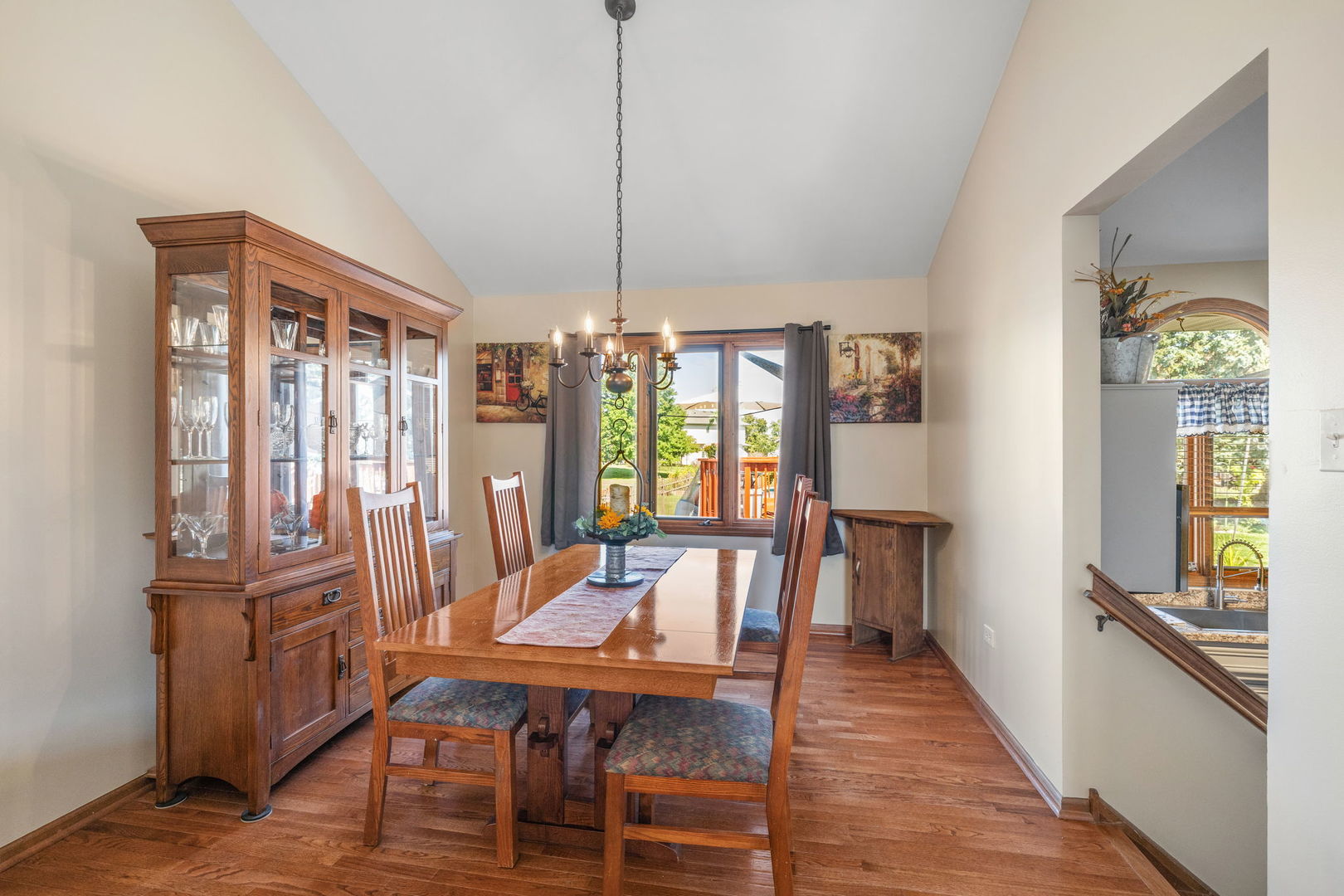 8500 Brookside Glen Drive, Tinley Park, IL 60487